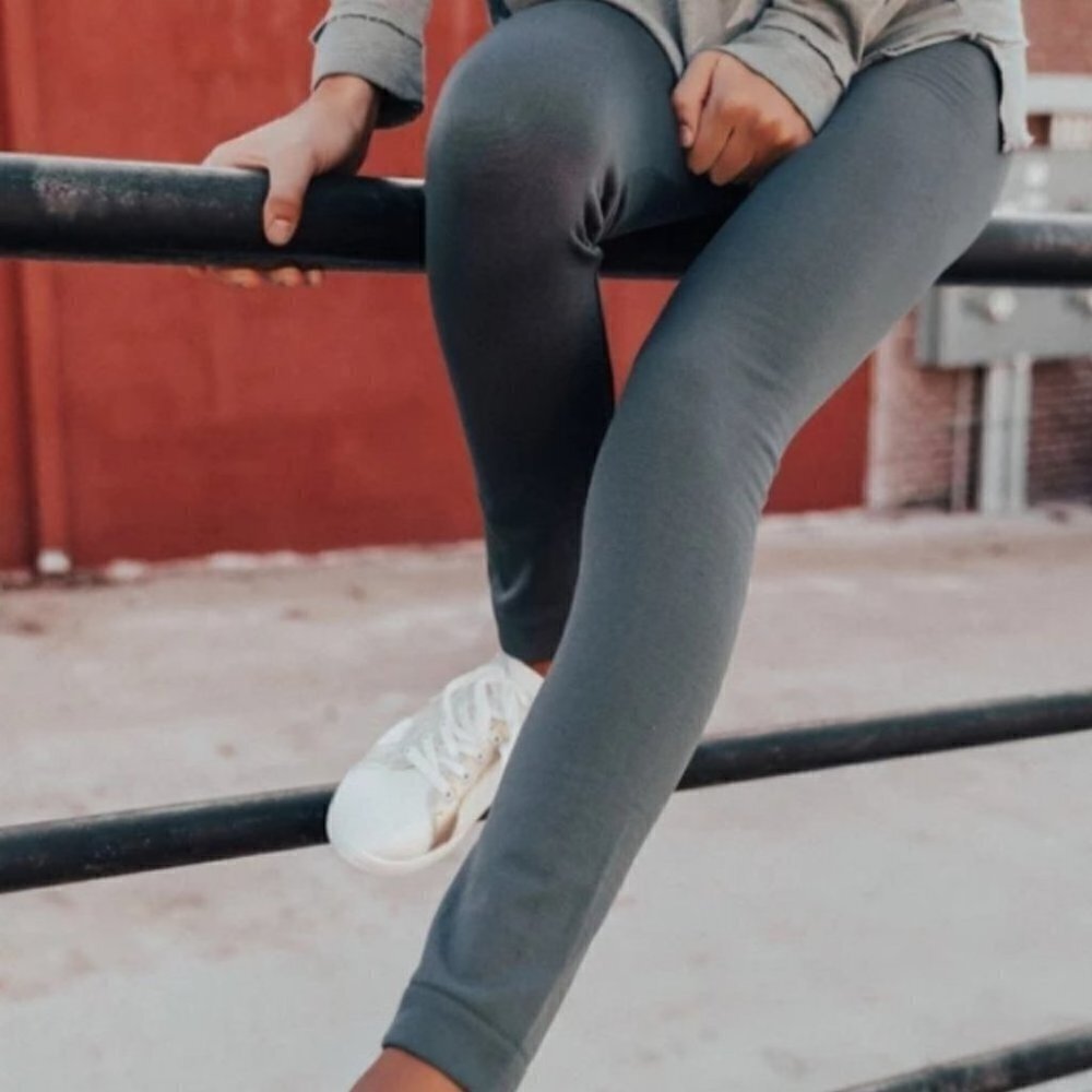 Gray Fleeced Lined Leggings - Picture 3 of 4